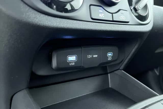 Hyundai i10 (2024) thumbnail 23