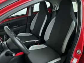Toyota Aygo (2015) thumbnail 11