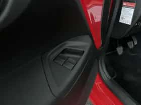 Toyota Aygo (2015) thumbnail 12