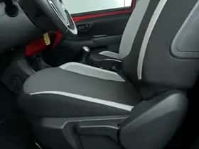 Toyota Aygo (2015) thumbnail 13