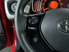 Toyota Aygo (2015) thumbnail 15