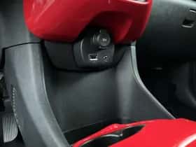 Toyota Aygo (2015) thumbnail 23