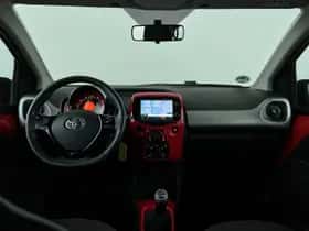 Toyota Aygo (2015) thumbnail 25