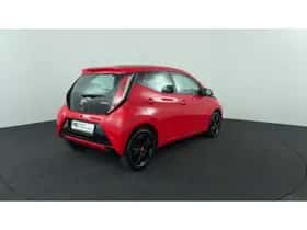 Toyota Aygo (2015) thumbnail 5