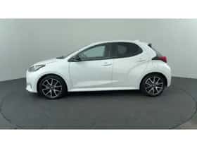 Toyota Yaris (2022) thumbnail 2