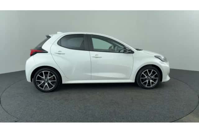Toyota Yaris (2022) thumbnail 6