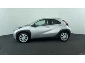 Toyota Aygo X (2022) thumbnail 2