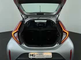 Toyota Aygo X (2022) thumbnail 25