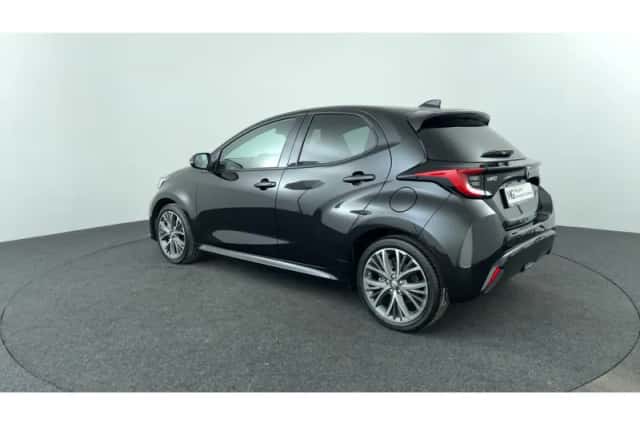 Toyota Yaris (2024) thumbnail 3