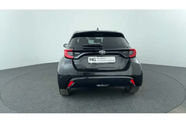 Toyota Yaris (2024) thumbnail 4