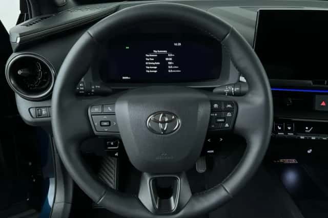 Toyota C-HR (2025) thumbnail 14