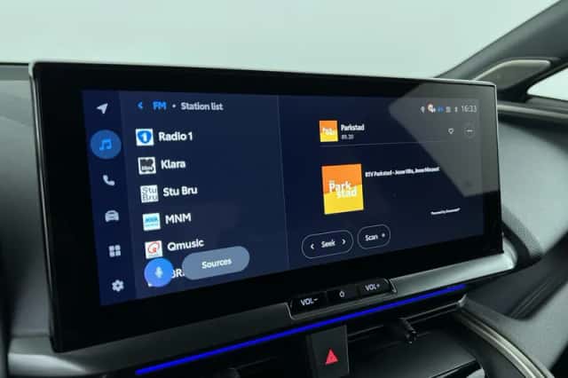 Toyota C-HR (2025) thumbnail 18