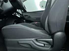 Toyota Yaris (2020) thumbnail 13