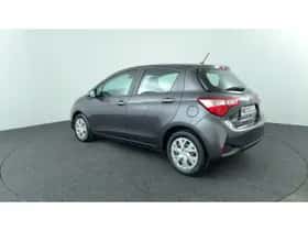 Toyota Yaris (2020) thumbnail 3