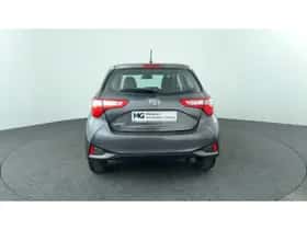 Toyota Yaris (2020) thumbnail 4