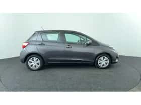 Toyota Yaris (2020) thumbnail 6