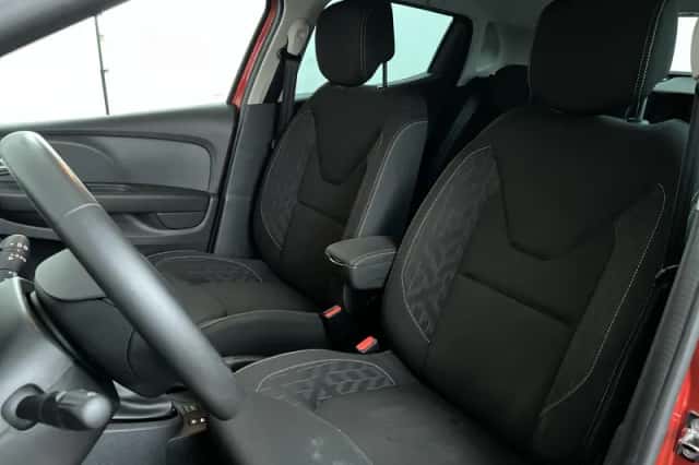 Renault Clio (2018) thumbnail 11