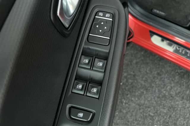 Renault Clio (2018) thumbnail 12