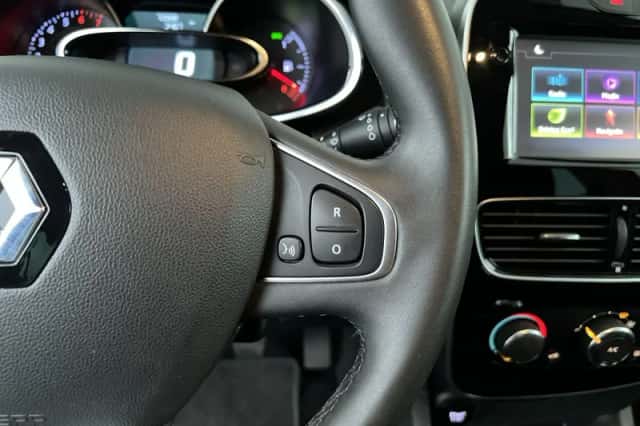Renault Clio (2018) thumbnail 16