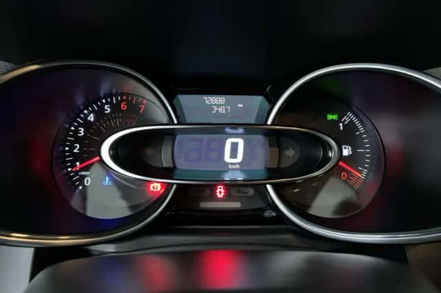 Renault Clio (2018) thumbnail 17