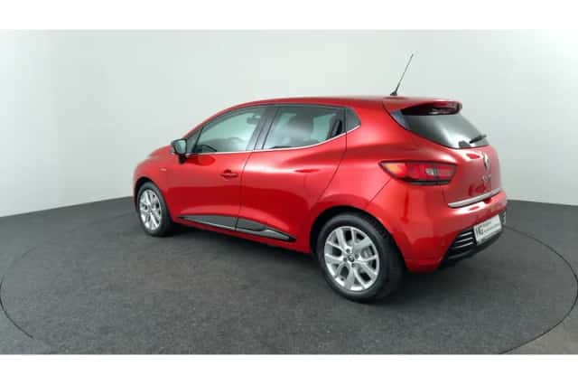 Renault Clio (2018) thumbnail 3
