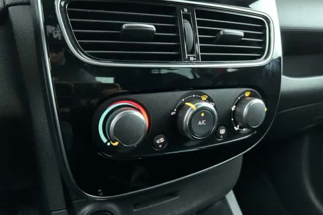 Renault Clio (2018) thumbnail 21