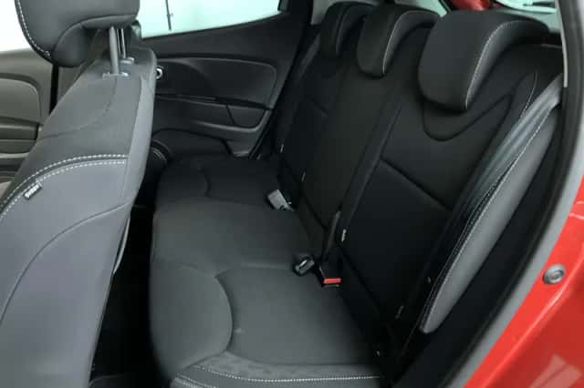 Renault Clio (2018) thumbnail 24