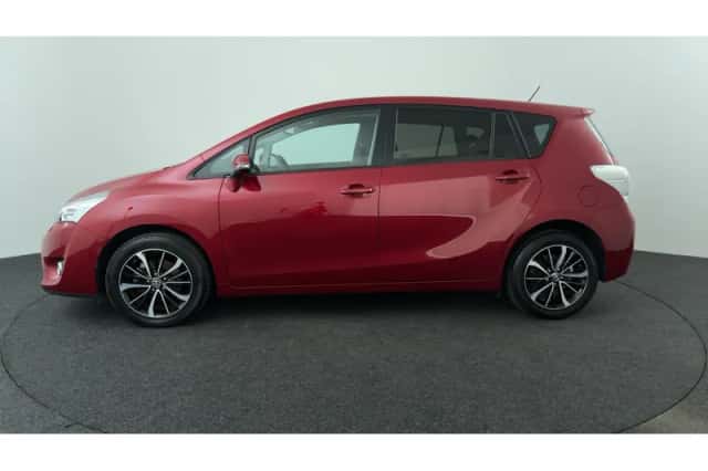 Toyota Verso (2017) thumbnail 2