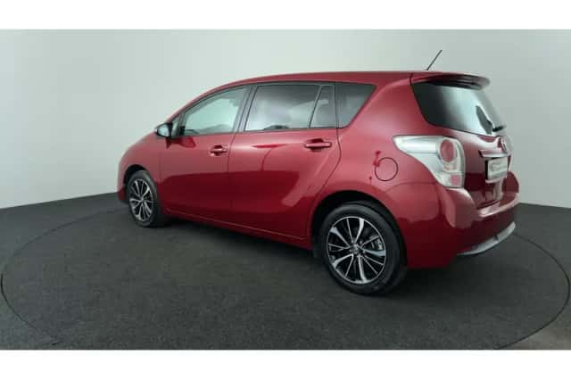 Toyota Verso (2017) thumbnail 3