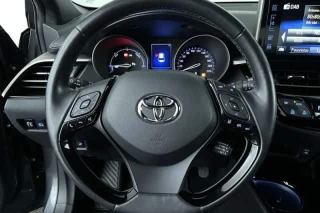 Toyota C-HR (2019) thumbnail 14
