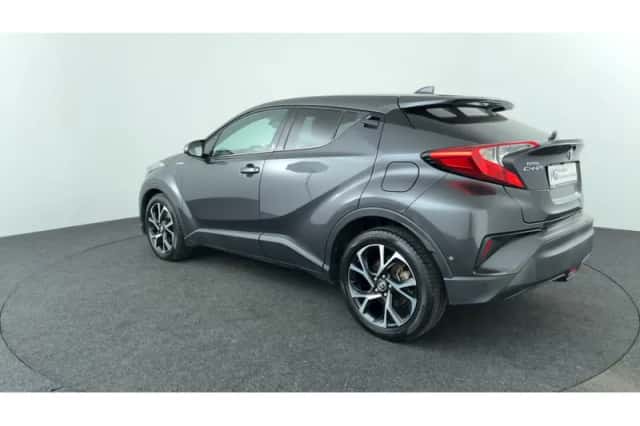 Toyota C-HR (2019) thumbnail 3