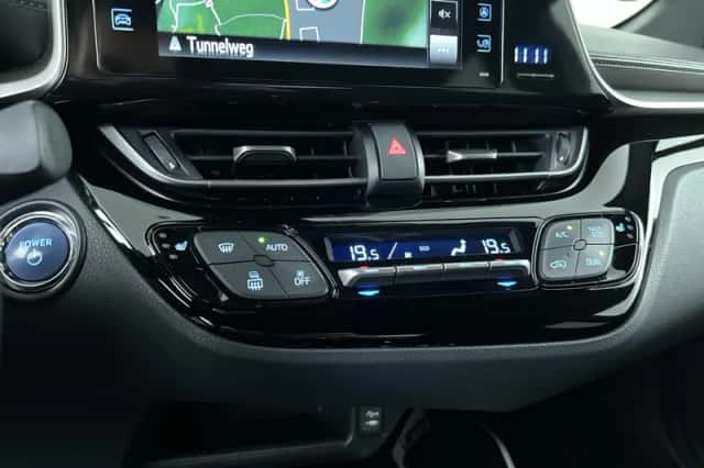 Toyota C-HR (2019) thumbnail 21