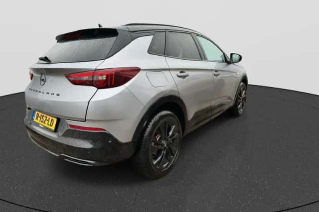 Opel Grandland (2022) thumbnail 2