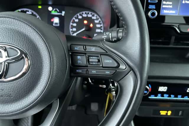 Toyota Yaris (2022) thumbnail 16