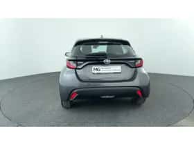 Toyota Yaris (2022) thumbnail 4