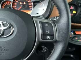 Toyota Yaris (2014) thumbnail 16