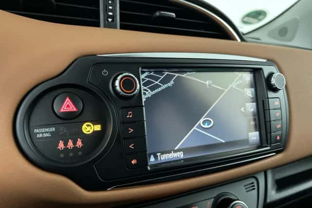 Toyota Yaris (2014) thumbnail 19