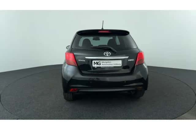 Toyota Yaris (2014) thumbnail 4