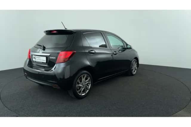Toyota Yaris (2014) thumbnail 5