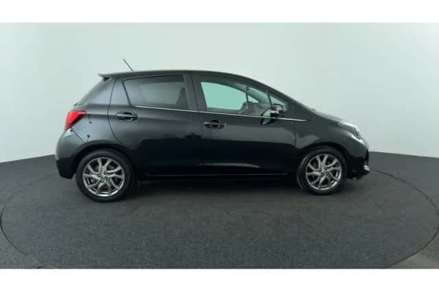 Toyota Yaris (2014) thumbnail 6
