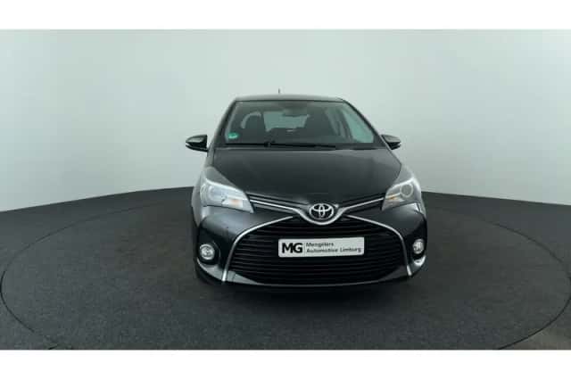 Toyota Yaris (2014) thumbnail 8