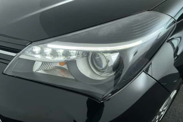 Toyota Yaris (2014) thumbnail 9