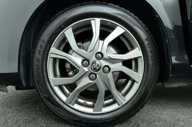 Toyota Yaris (2014) thumbnail 10
