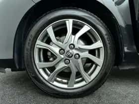 Toyota Yaris (2014) thumbnail 10