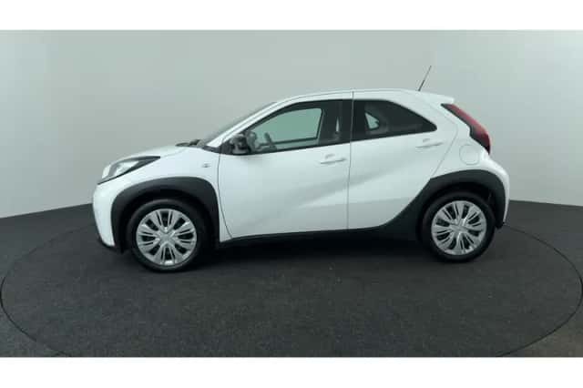 Toyota Aygo X (2024) thumbnail 2