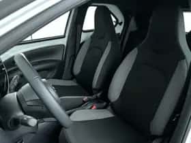 Toyota Aygo X (2024) thumbnail 11