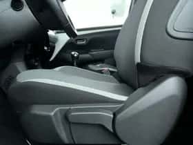 Toyota Aygo (2022) thumbnail 13
