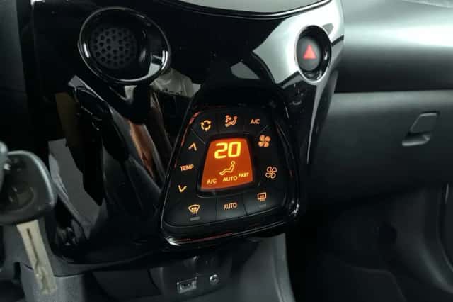 Toyota Aygo (2022) thumbnail 20