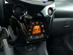 Toyota Aygo (2022) thumbnail 20