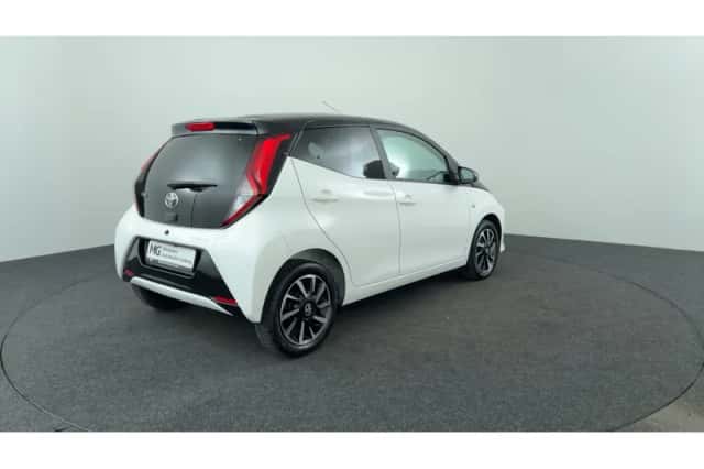 Toyota Aygo (2022) thumbnail 5